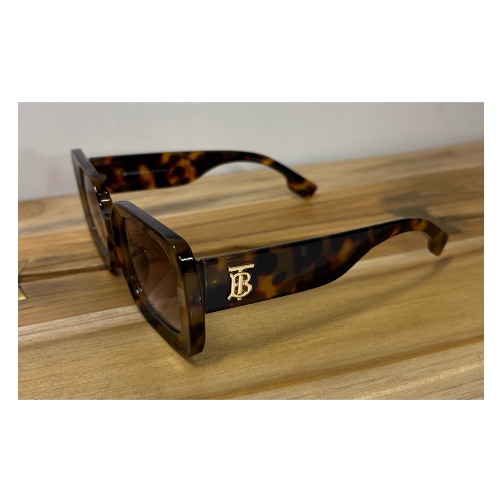 NWOT Burberry Woman’s BE4327 Delilah Square Sunglasses in Light Havana - Picture 7 of 15